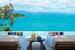 qualia-sun-chairs-landscape-rgb258_172_70_60_crop_1438829797