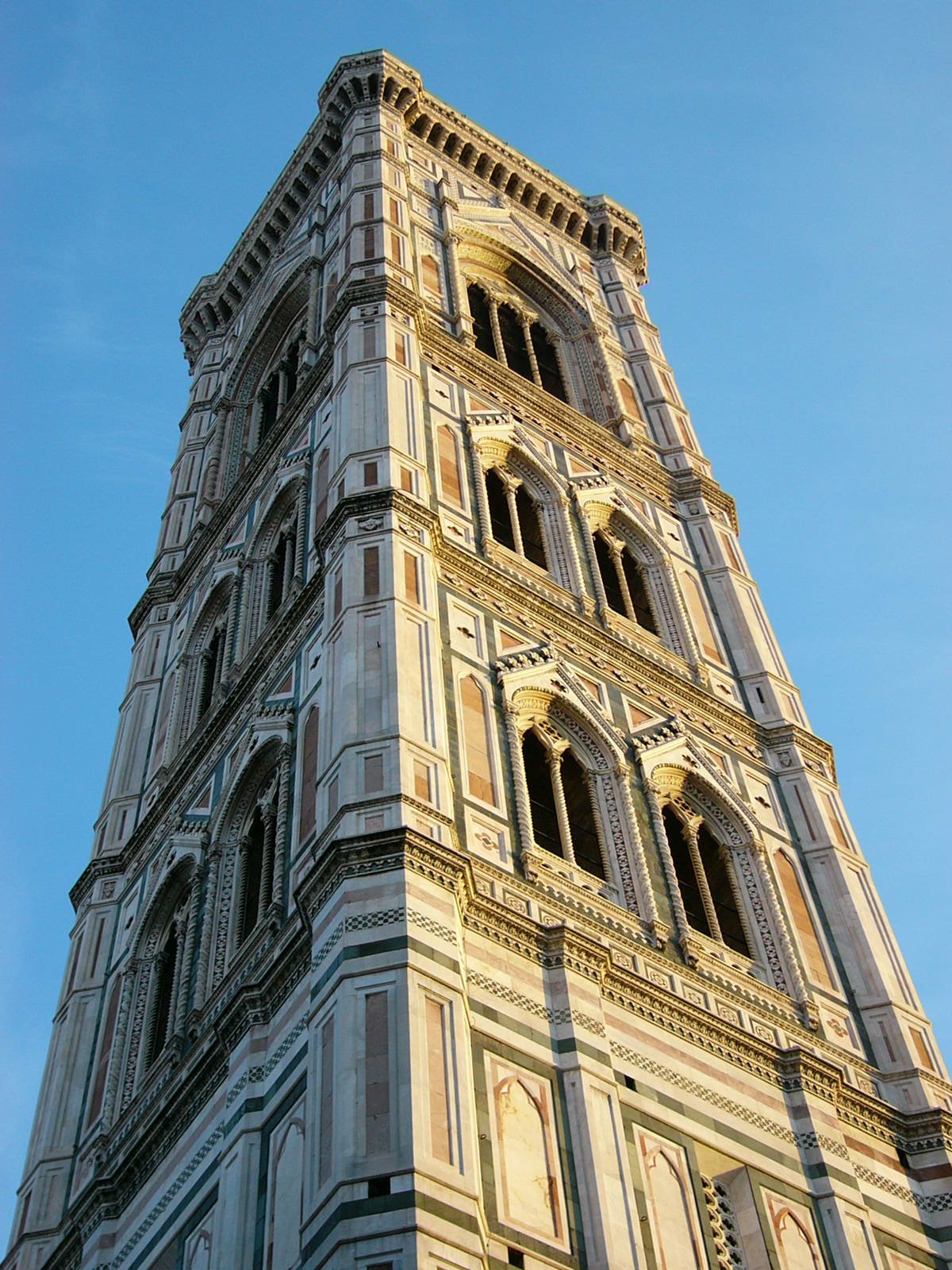 イタリア フィレンツェの ジョットの鐘楼 ハネムーンのことならベルツアー